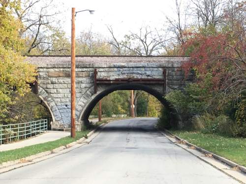 Oak Creek Parkway road